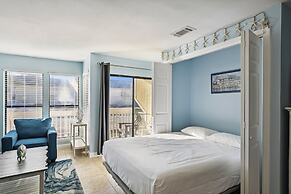 Sandpiper Cove 8112 Studio Bedroom Condo by RedAwning
