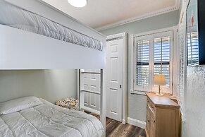 Inlet Reef 510 2 Bedroom Condo by RedAwning