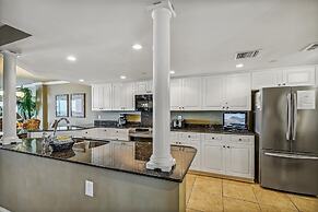 Inlet Reef 312 2 Bedroom Condo by RedAwning