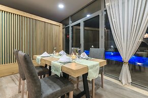 Karras Grande Resort