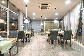 Karras Grande Resort