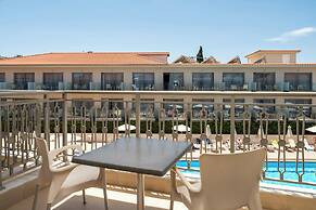 Karras Grande Resort