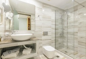 Karras Grande Resort