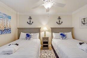 Inlet Reef 411 2 Bedroom Condo by RedAwning