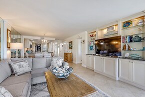 Inlet Reef 411 2 Bedroom Condo by RedAwning