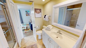 Sandpiper Cove 2042 1 Bedroom Condo by RedAwning