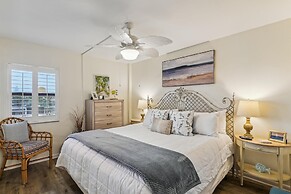 Inlet Reef 216 2 Bedroom Condo by RedAwning