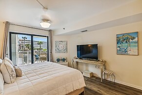 Inlet Reef 216 2 Bedroom Condo by RedAwning