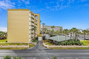 Inlet Reef 216 2 Bedroom Condo by RedAwning