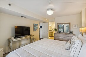 Inlet Reef 216 2 Bedroom Condo by RedAwning