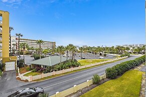 Inlet Reef 216 2 Bedroom Condo by RedAwning