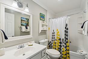 Sandpiper Cove 8245 Studio Bedroom Condo by RedAwning