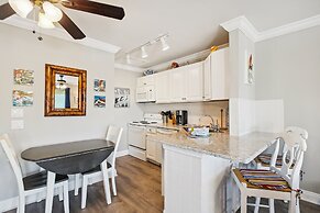 Sandpiper Cove 8245 Studio Bedroom Condo by RedAwning