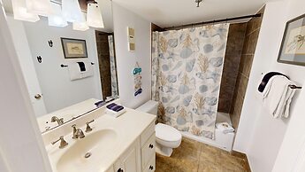 Destin On The Gulf 406 2 Bedroom Condo by RedAwning