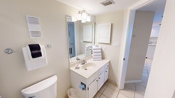 Inlet Reef 603 2 Bedroom Condo by RedAwning