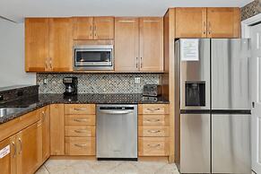 Shoreline Towers 1052 2 Bedroom Condo by RedAwning