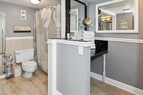 Shoreline Towers 1084 2 Bedroom Condo by RedAwning