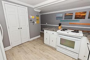 Shoreline Towers 1084 2 Bedroom Condo by RedAwning