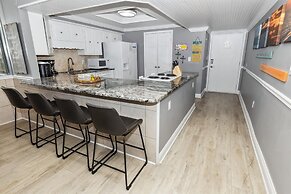 Shoreline Towers 1084 2 Bedroom Condo by RedAwning