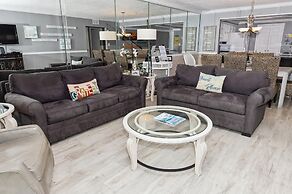 Shoreline Towers 1084 2 Bedroom Condo by RedAwning