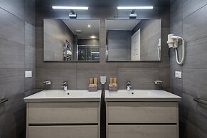 Charme & Chic Luxury