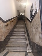 Charme & Chic Luxury