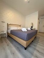 Charme & Chic Luxury
