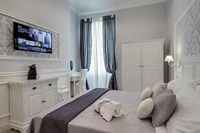 Charme & Chic Luxury