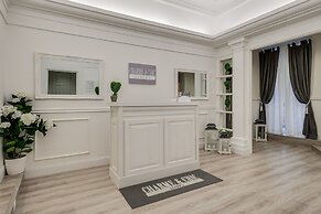 Charme & Chic Luxury