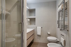 Charme & Chic Luxury