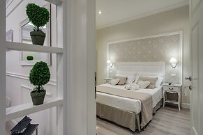 Charme & Chic Luxury