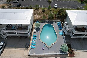 Moonraker 3 1 Bedroom Condo by RedAwning