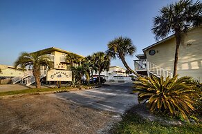 Moonraker 3 1 Bedroom Condo by RedAwning