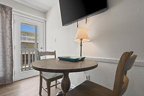 Moonraker 3 1 Bedroom Condo by RedAwning