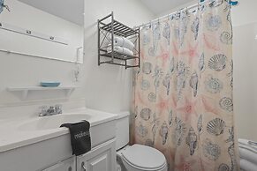 Moonraker 3 1 Bedroom Condo by RedAwning