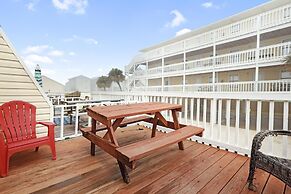 Moonraker 3 1 Bedroom Condo by RedAwning