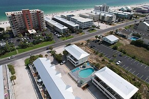 Moonraker 3 1 Bedroom Condo by RedAwning