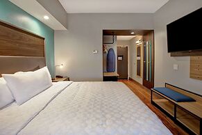 Tru by Hilton Oxford