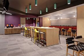 Tru by Hilton Oxford