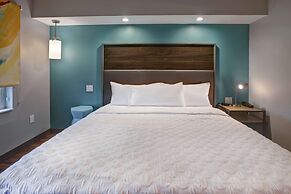 Tru by Hilton Oxford