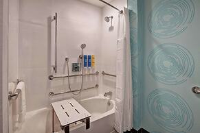 Tru by Hilton Oxford