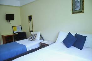 Louislyn Apartments