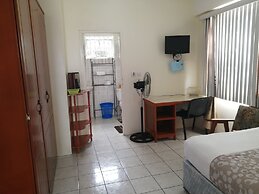 Louislyn Apartments
