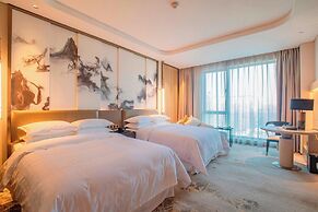 Sheraton Yunfu Xinxing Hotel