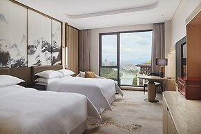 Sheraton Yunfu Xinxing Hotel