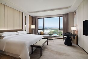 Sheraton Yunfu Xinxing Hotel