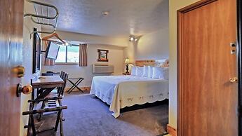 Yellowstone Village Inn and Suites