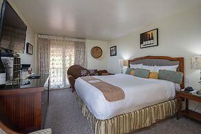 Vendange Carmel Inn & Suites