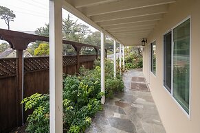 Vendange Carmel Inn & Suites