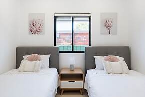 Studio 64 Oyster Bay Modern 3 Bedroom